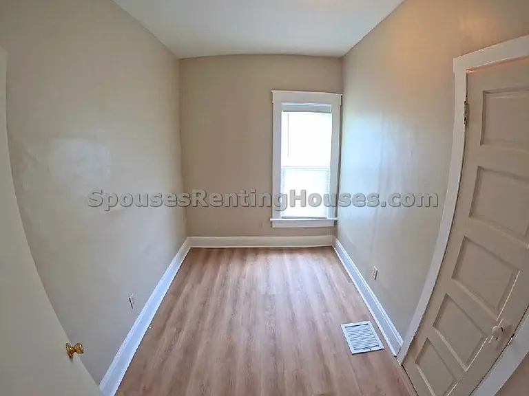 2336 Sycamore St — Photo 13