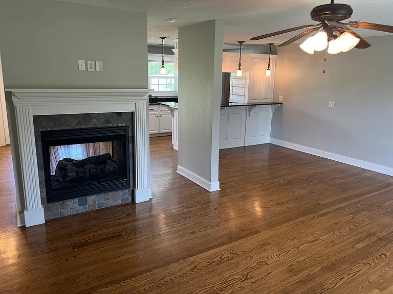 8547 Jameson Ln — Photo 3