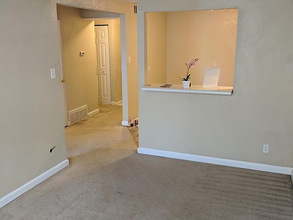 3rd image of 2050 Yale Ave APT 31