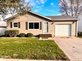 417 10th St, Manning, IA 51455