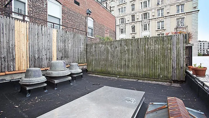 Sold by Fenwick Keats Real Estate | media 11