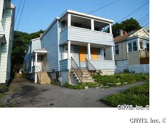 2nd image of 209 Delhi St