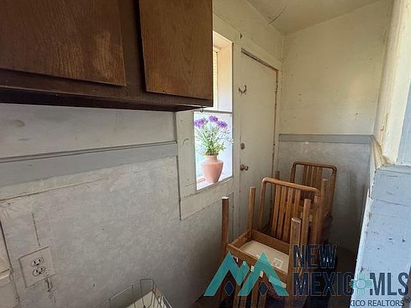 3rd image of 908 Calhoun St