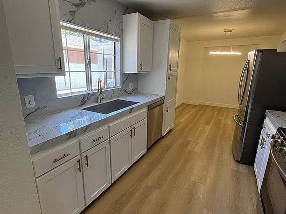 4th image of 15239 Covello St #1/2