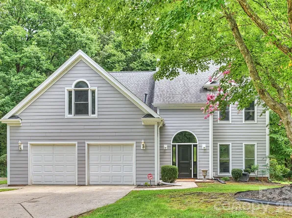 7224 Canyon Dr, Charlotte, NC 28262