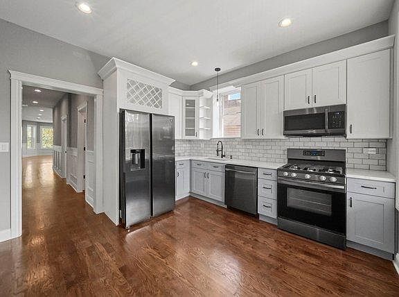 3rd image of 1434 S Avers Ave #1