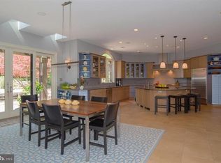 2424 Sunny Meadow Ln, Vienna, VA 22181
