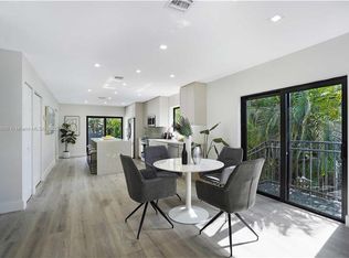 222 SW 3rd Ter #222, Dania, FL 33004