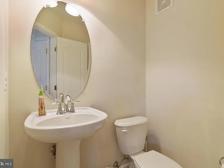 13528 Waterford Hills Blvd — Photo 15