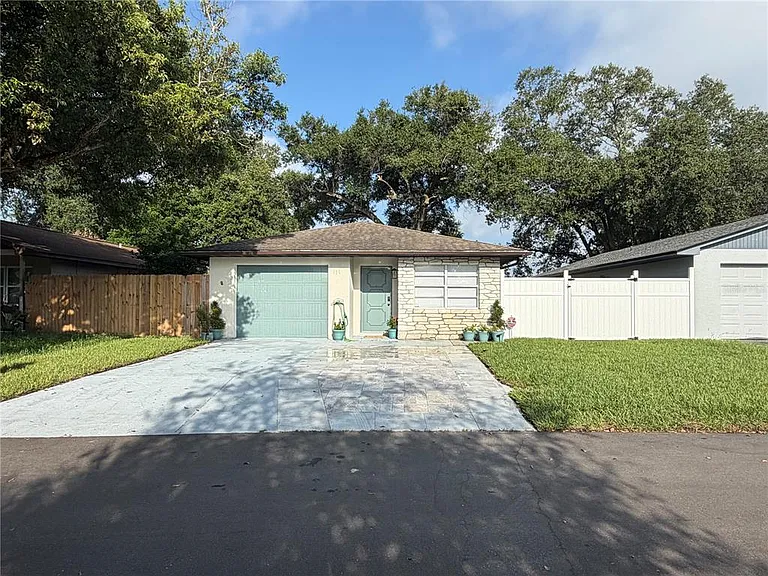 536 Hibiscus Way #7-B — Photo 4