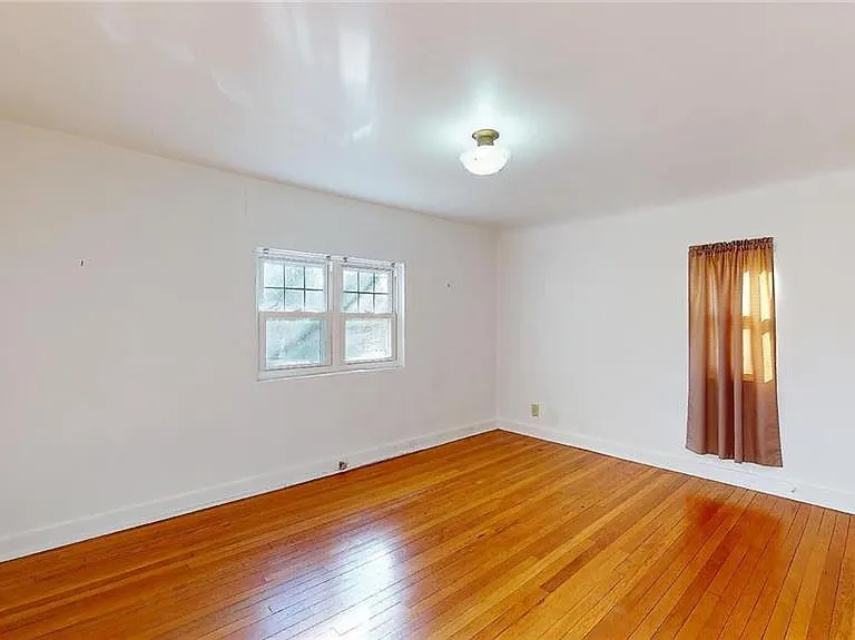 2331 W Washington St — Photo 7