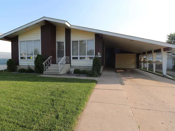 5017 46th Ave, Vegreville, AB T9C 1L7