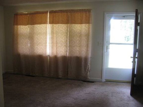 3rd image of 520 Rosewood Dr