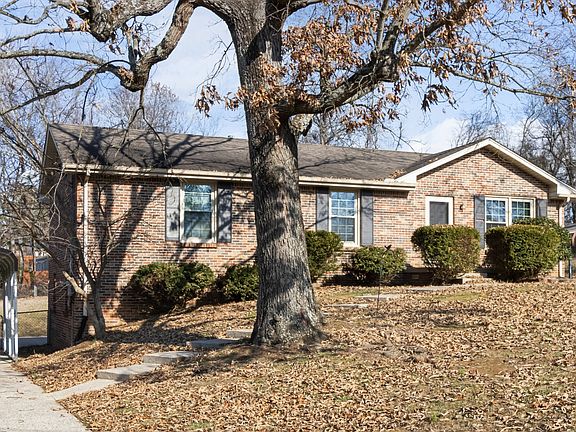 2nd image of 1835 Warren Dr