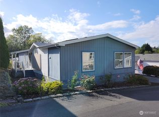 830 NE Saturn Ln, Bremerton, WA