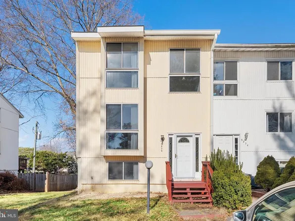 9836 Sweet Mint Dr, Vienna, VA 22181