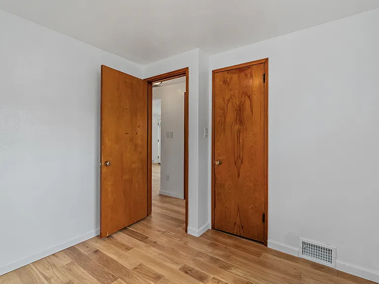 6355 Crestview Dr — Photo 11