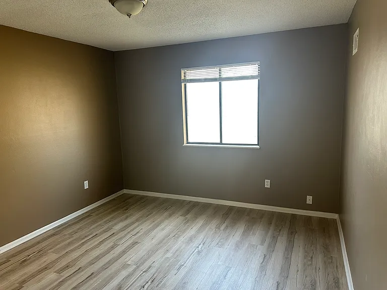 8456 Lane Dr — Photo 7