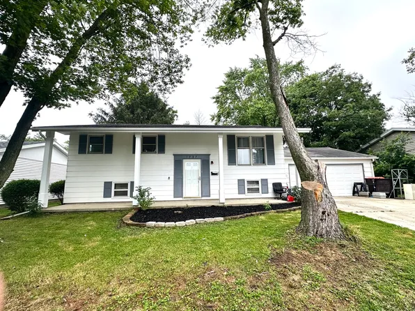 1737 Gleason Dr, Rantoul, IL 61866