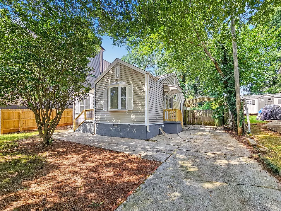 183 Clay St SE