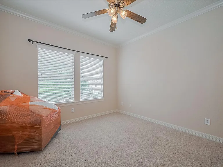 1419 Thompson St — Photo 31
