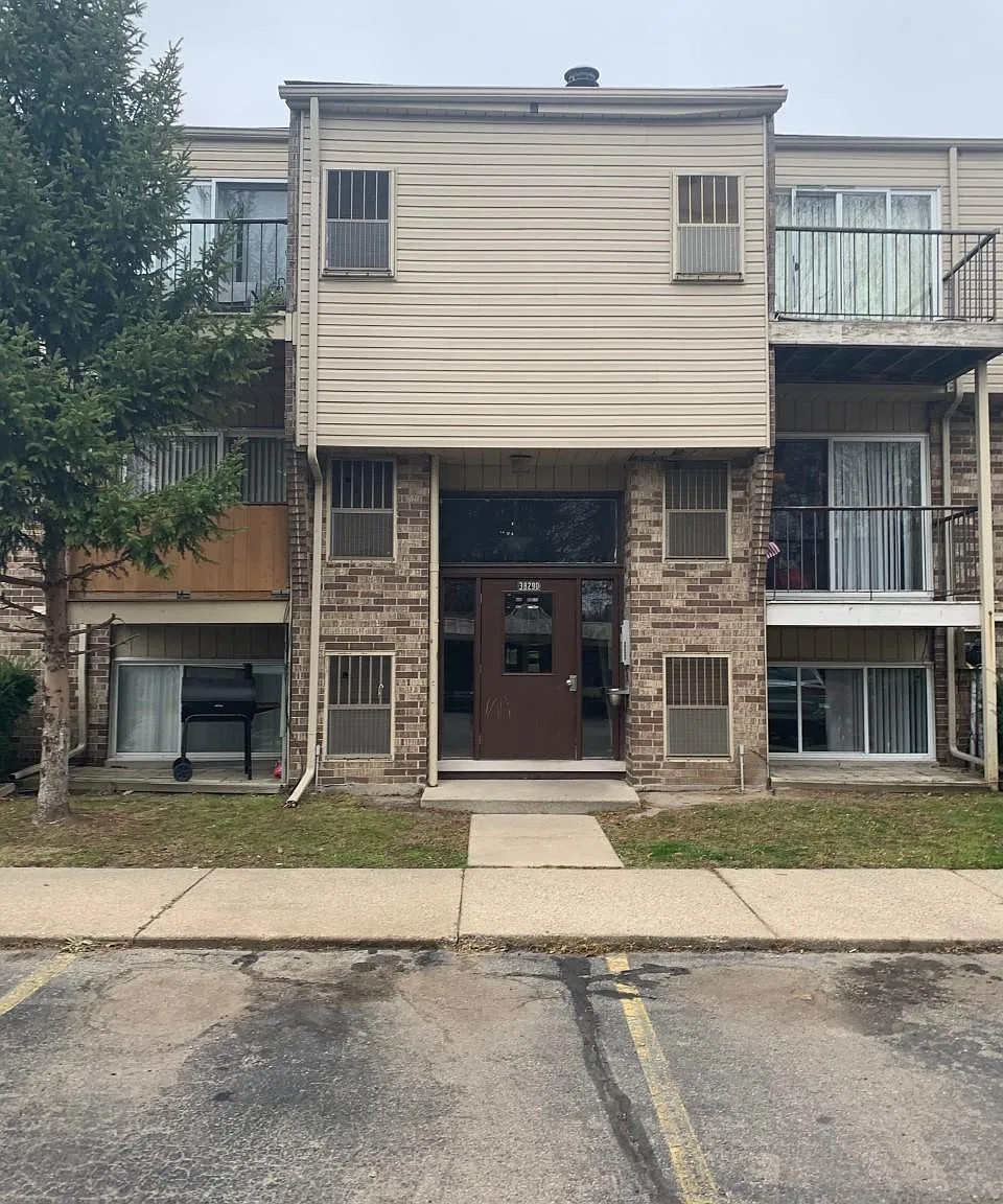 1 bed, 621 sqft, $975 — Photo 2