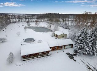 7860 Akron Rd, Lockport, NY 14094