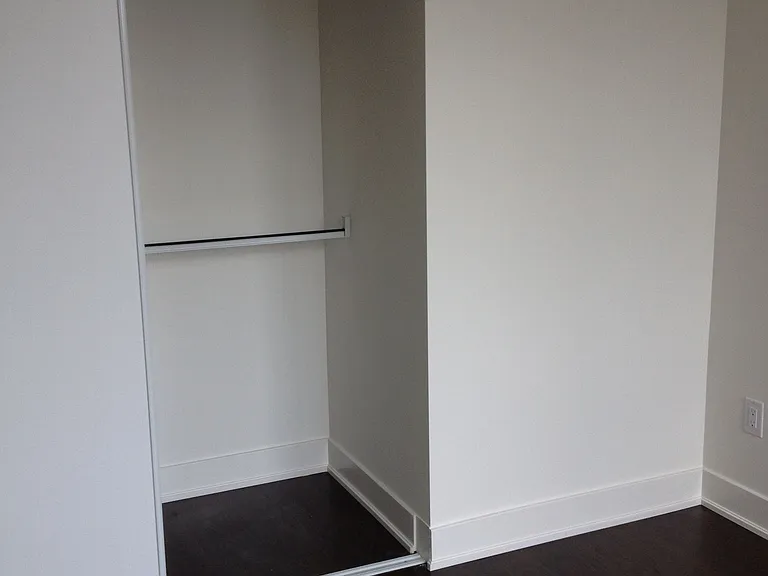 7608 Yonge St #422 — Photo 15