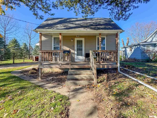 544 N Main St, Farmington, IL 61531