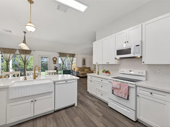 8207 Broken Timber Way, Houston, TX 77095