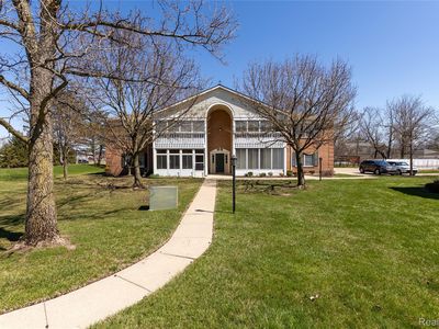 8187 Grays Dr APT B7, Grosse Ile, MI, 48138