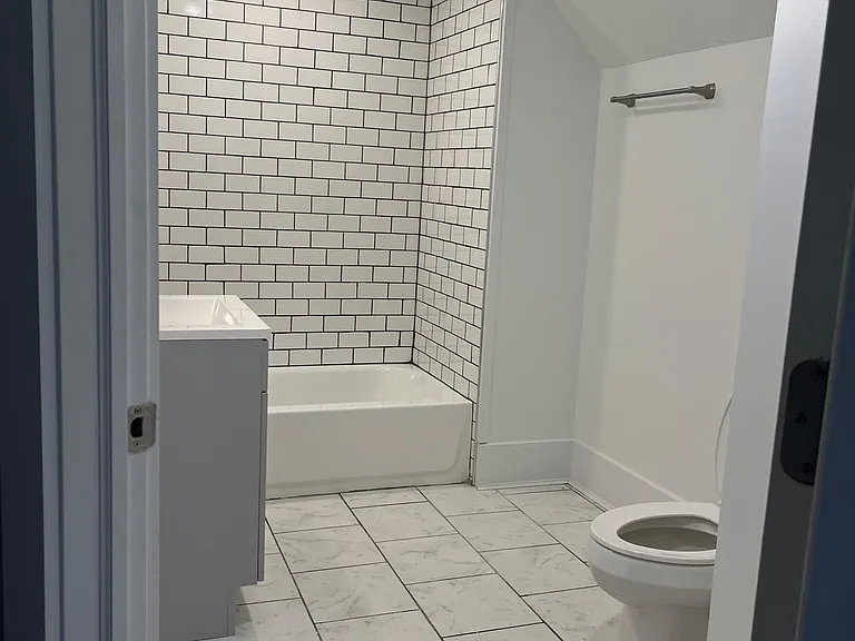 2233 English Ave — Photo 6