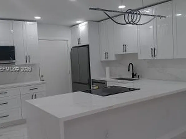 4740 NW 21st St APT 402, Fort Lauderdale, FL 33313