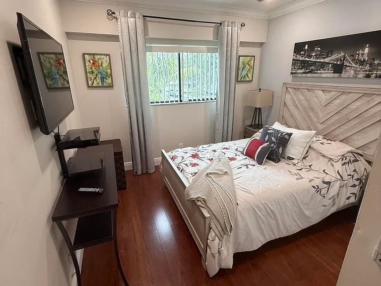 12394 Westhampton Cir — Photo 59