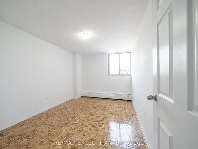 5 Glamorgan Ave #412 — Photo 6