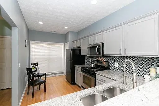 2023 Austin Park Cir — Photo 38