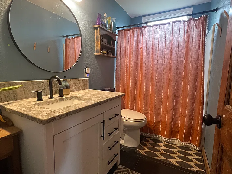 305 Mesa Dr — Photo 10
