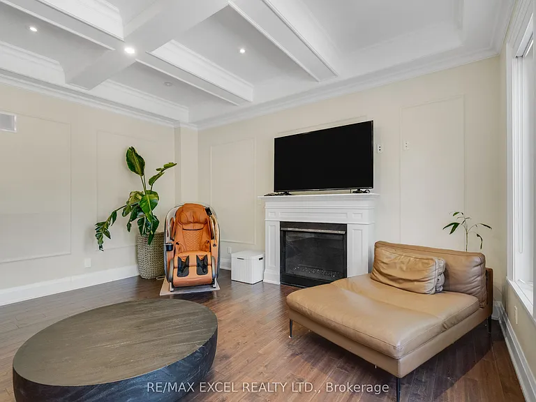 49 Kenton Dr — Photo 10