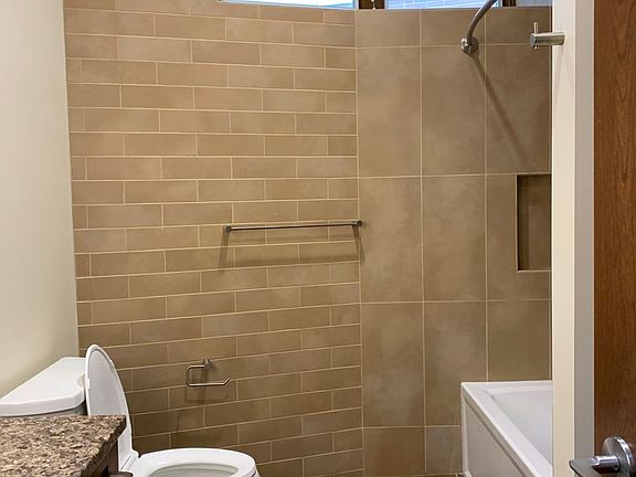 4th image of 154 S Kalamazoo Mall #153