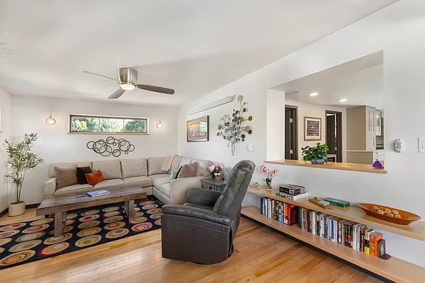 1 bed, 1000 sqft, $6,500 — Photo 2