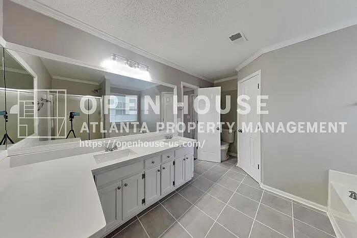 1603 Fort Perry Way — Photo 10