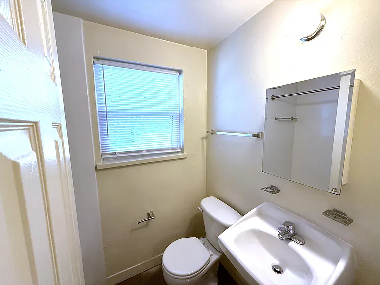 1516 Maiden Ln SW #13 — Photo 11