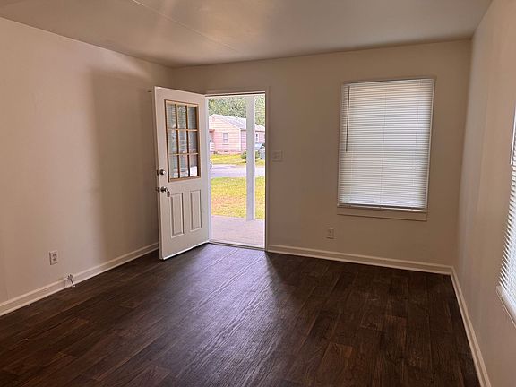 3rd image of 1510 Sloan St