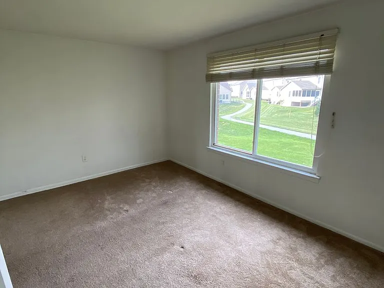 14 Lancaster Est — Photo 14