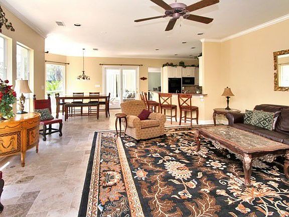 4th image of 720 Pinon Blvd