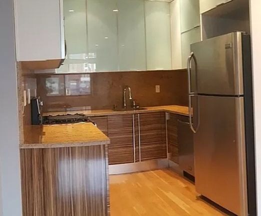 5th image of 2911 12th St #4B