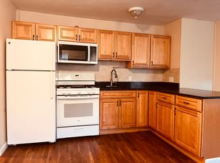 32 Locust St APT 2, Danvers, MA 01923