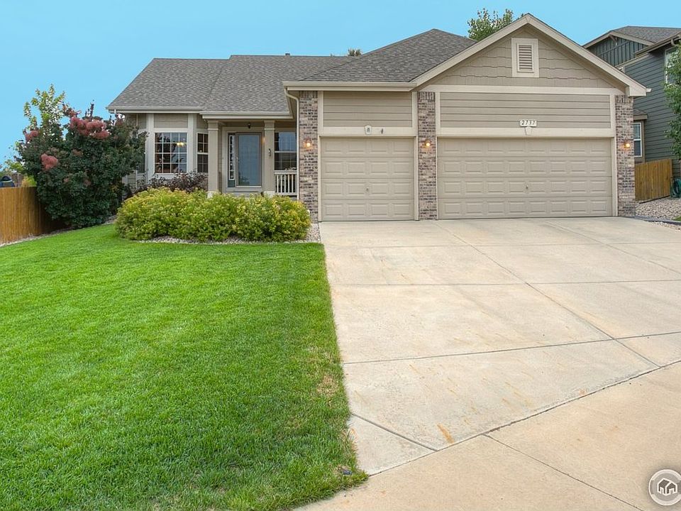 Beautiful Curb Appeal!