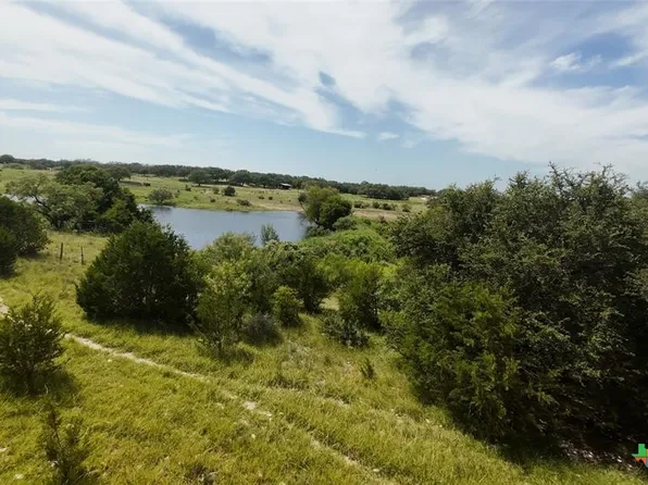 103 Crossvine Rd, Lampasas, TX 76550