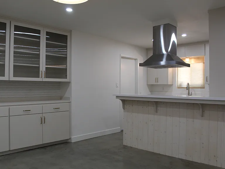 1135 Myra Ave — Photo 10